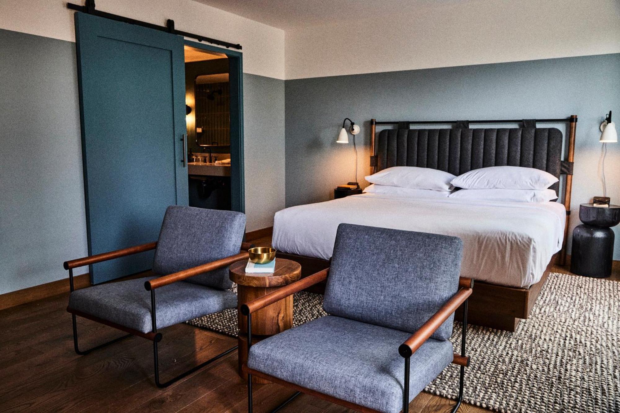 The Junto Hotel Columbus Exterior photo
