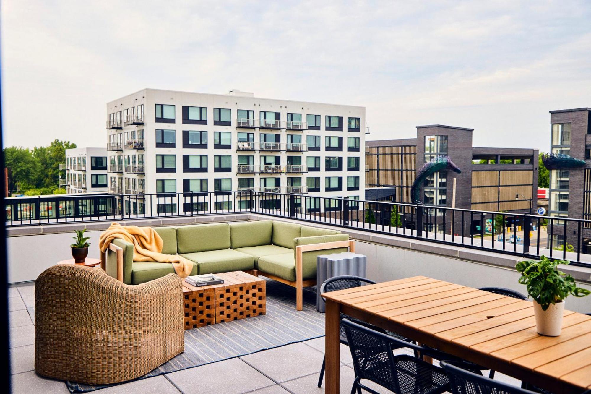 The Junto Hotel Columbus Exterior photo